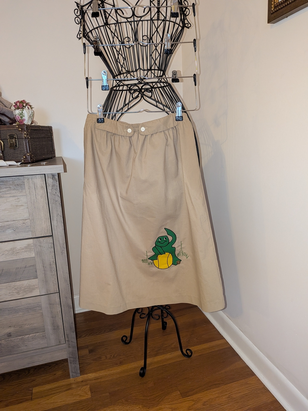 Whimsical Beige A-Line Skirt with Frog Appliqué Cottagecore